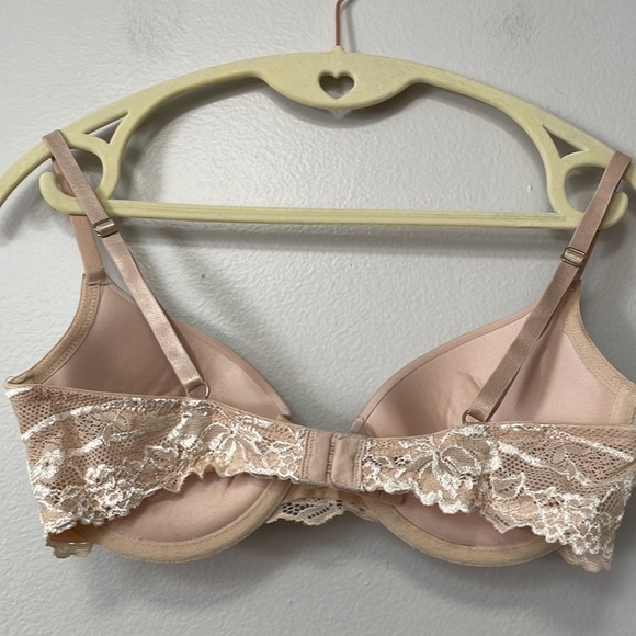 Gillian & OMalley nude colored bra with lace. Size 34C - Picture 3 of 6